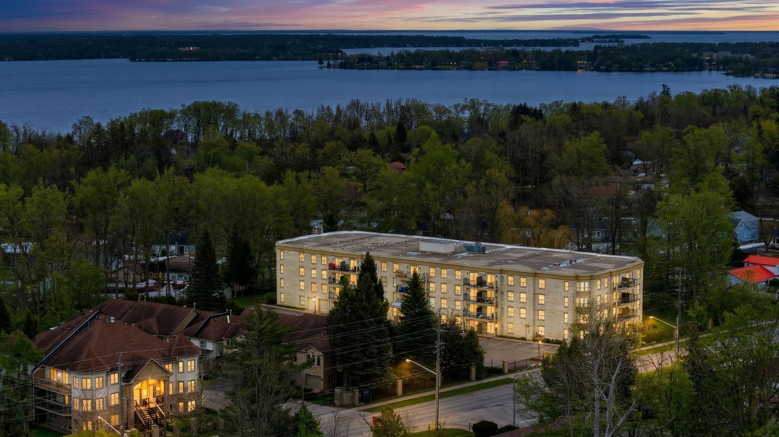 1-web-or-mls-486 Laclie St, Orillia DUSK-26